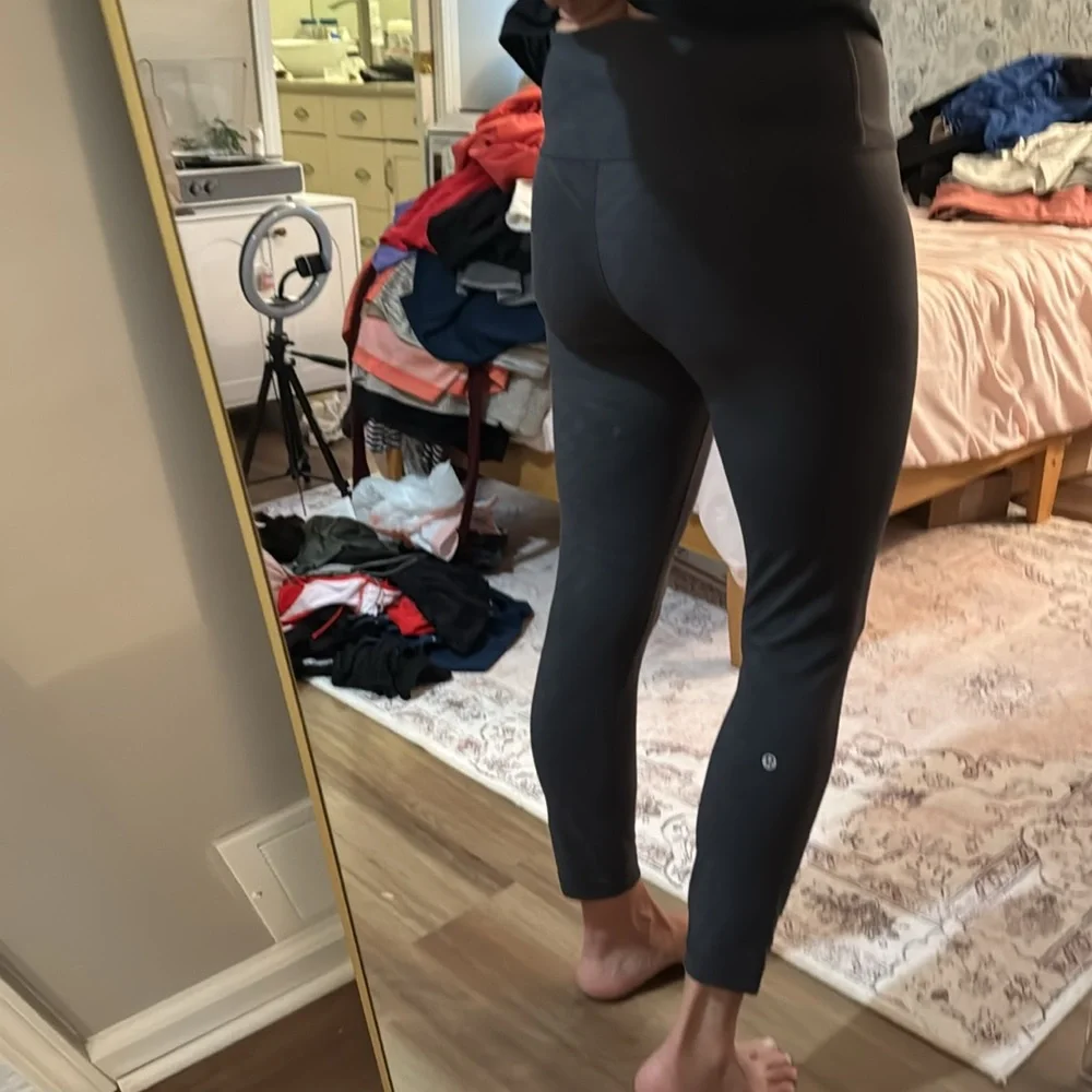 Lulu lemon heathered gray  Leggings - Picture 2 of 3